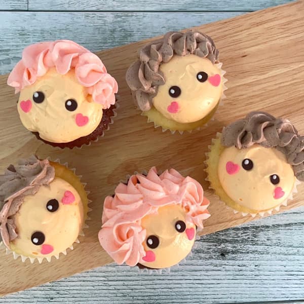 カスタムメイドカップケーキ